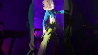 Broods - Peach (Live in Montreal 2019)