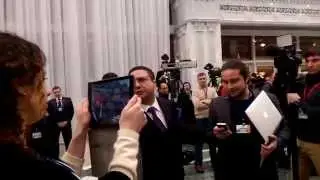Журналист ЛайфНьюз ГАВКАЕТ Journalist Russian TV channel 'LifeNews' barks at Ukrainian journalist 1