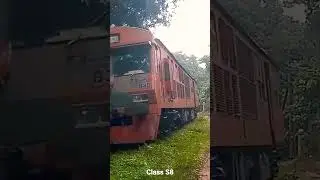 Morning Office Trains on kelani valley