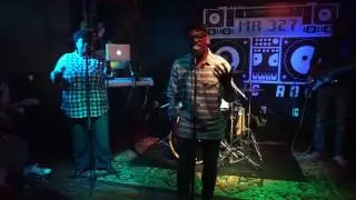 Victor Perry - Nighttime Baby (Live At The Music Room)