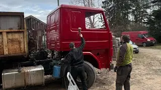 Getting professional help! Scania 143H V8 restoration