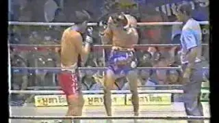 The Deadly Kisser Sangtiennoi Sor Rungroj vs Nokweed Devy.wmv