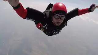 Skydiving. AFF level 4. Formation parachutisme PAC Julien niveau 4