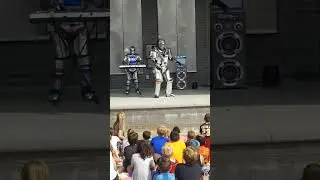 Rockin Robot dance