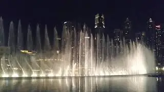 The Dubai fountain : Most beautiful and largest fountain in the world