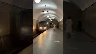 Тематический 81-740 Русич N252 &laquo;Дальневосточный экспресс 3.0&raquo; прибывает на станцию Бауманская #ютуб