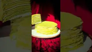 Matcha crepe cake #matcha #matchacake #crepecake #crepe #matchadessert #cakecrosssection #dessert