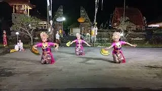 Tari Kembang Girang ring pujawali Pura Gede Petitengen Desa Selanbawak, Kec Marga, Kab Tabanan