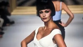 90S SUPERMODEL : SARAH O'HARE