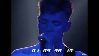 New Order - Everything's Gone Green HD (The Ha&ccedil;ienda, Manchester, England, 20.07.1983)