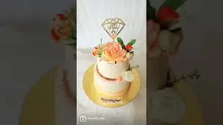 photo pulling cake🥰