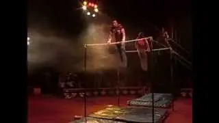 BARRAS FIJAS CON LEVITORES / COMPA&Ntilde;&Iacute;A HAVANA / CIRCO NACIONAL DE CUBA