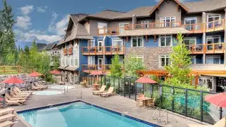 Blackstone Mountain Lodge by CLIQUE, Canmore (AB), Canada