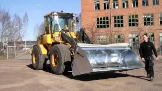 Sand spreading bucket -- Tarpaulin mounting instruction