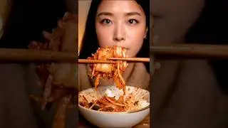 Crispy Kimchi & Warm Rice Bowl ASMR 🍚🔥 | Late Night Crunch Eating #Shorts #asmr