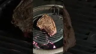 IS BONE IN RIBEYE THE BEST CUT? BLACK ANGUS 🥩🔥 #steak #foodtune #bbq #kamado #cooking #meatlovers