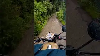 amezing look classic 350 #manali #youtubeshorts #royalenfield #shorts #trending #viral #riders