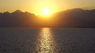 Musica rilassante lenta e calma con tramonto