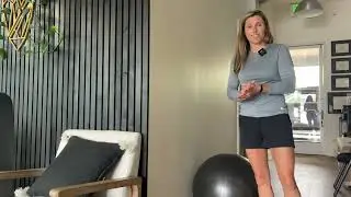 Wall squat with Swissball