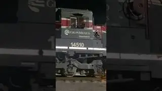 #ferrosur #super7 Pisando se&ntilde;al asi es como cambia color se&ntilde;ales #railway #tren