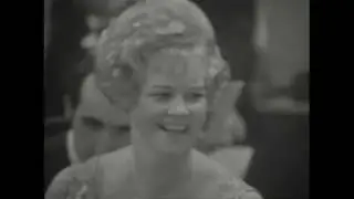 Cristina Deutekom - Heia! In den Bergen ist mein Heimatland (from Die Csárdásfürstin - E. Kálmán)