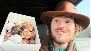 Обзор Dunkin Holiday Munchkins 2025: соленый темный шоколад и праздничная посыпка