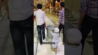 little sikh kid doing sewa #waheguru #waheguruji #sikh #khalsa #gurbani #status #subscribe #ytshorts