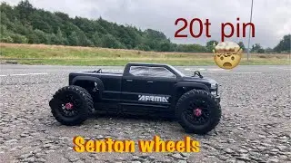 Arrma Big Rock 3s OG. Running senton wheels on 20t pinion. On and off road bash !