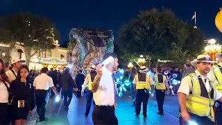 Disneyland Parade Float Catches FIRE And Gets Evacuated!