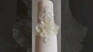 Isomalt cake crown ‼️remove isomalt decoration before serving. Not recommended for children&rsquo;s cakes.