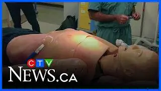 Life-like manikins help medical learning
