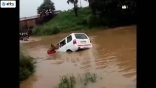 6 Killed, 4 Injured as Car Falls Into Flooded Nullah
