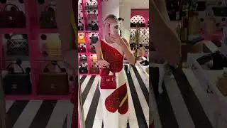 Стоит ли мне вернуться и забрать сумку Chanel из крокодиловой кожи? 🤣 #шорты