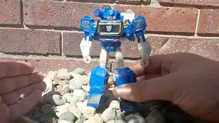 Altereviews#82 Cyberverse Warrior class Soundwave