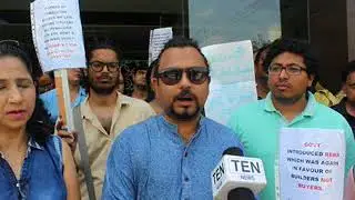 Hundreds of Amrapali Silicon City Buyers protest at project site