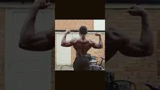 Posing on a cold windy day🥶💪#fitnessmotivation #gym #fypシ #shred #viral #trend #beachbody#lats