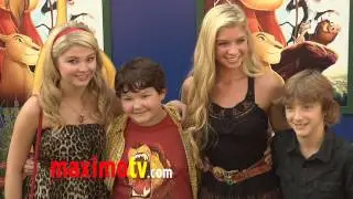 Stefanie Scott - Aedin Mincks - Alexandria Deberry - Jake Short at 