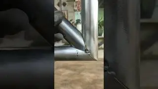 Pro Welder&rsquo;s Genius Pipe Cutting Trick! 🔥 Clean Corner Cuts Every Time #Shorts
