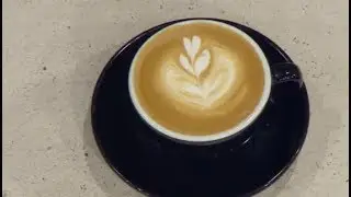 Maestros de arte latte nos enseñan cómo hacerlo