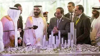 محمد بن راشد والسيسي يطلعان على مجسم مشروع بناء العاصمة الادارية الجديدة لمصر