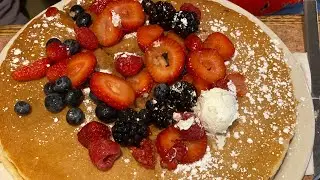 What's Ev Eaton? GINORMOUS pancakes at Astronomical Pancakes!