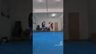 konstantinos chatzimanolis kickboxing combos with mrX hahamidis