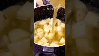 Нежный картофельный суп-пюре идеально подходит для тёплого времени года! И всего 4 ингредиента! #...