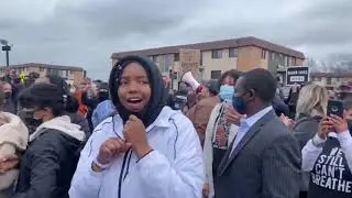 Hundreds Demand 'Justice for Daunte Wright' During Protest in Brooklyn Center, Minnesota
