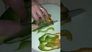 🔪CUTTING BELL PEPPER||CUTTING SKILLS||SATISFYING #shorts #cutting #trending #satisfying #sound