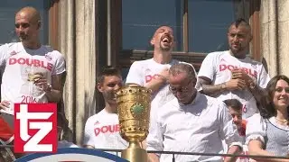FC Bayern: Die Highlights der Double-Feier 2016 - Bewegende Pep-Rede - Boateng mit Beatbox-Einlage