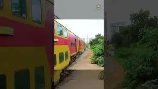 दमदार Entry! शानदार Curve पर Uday Express ने Hoodi Halt छोड़ा पीछे  #udayexpress #trainlovers