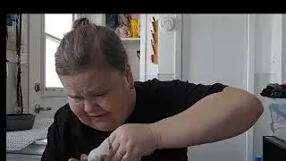 VLOG Declutter Otganize and Clean the Bathroom 