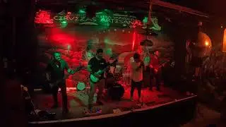 Father Vic   12 Lunas 05 05