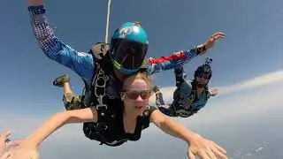 Vicky’s 1st Skydive @ Skydive Sussex